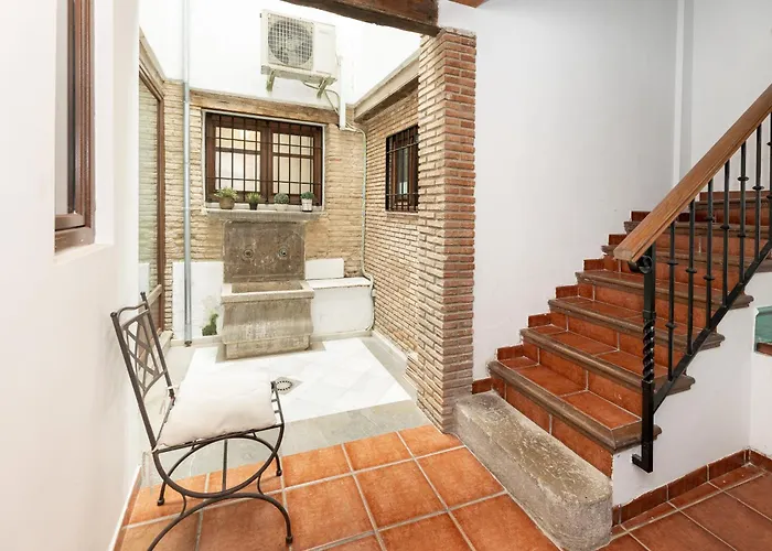 Alhambra Nest